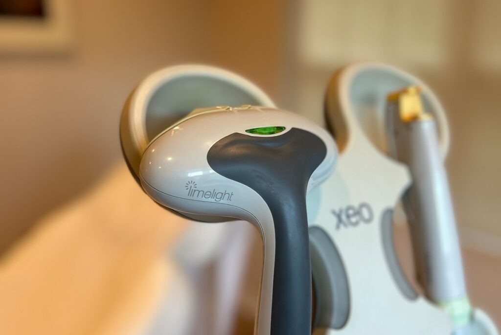 This closeup of the Cutera XEO Limelight hand piece is used for Intense Pulsed Light near Cleveland.